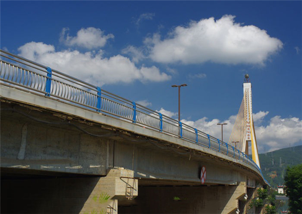 梅州304不锈钢桥梁护栏：安全、耐用与美观的完美结合